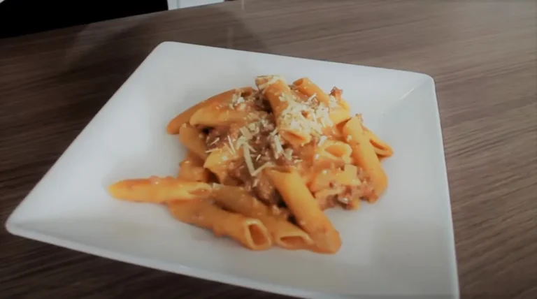 Pentola A Pressione Di Tagliatelle