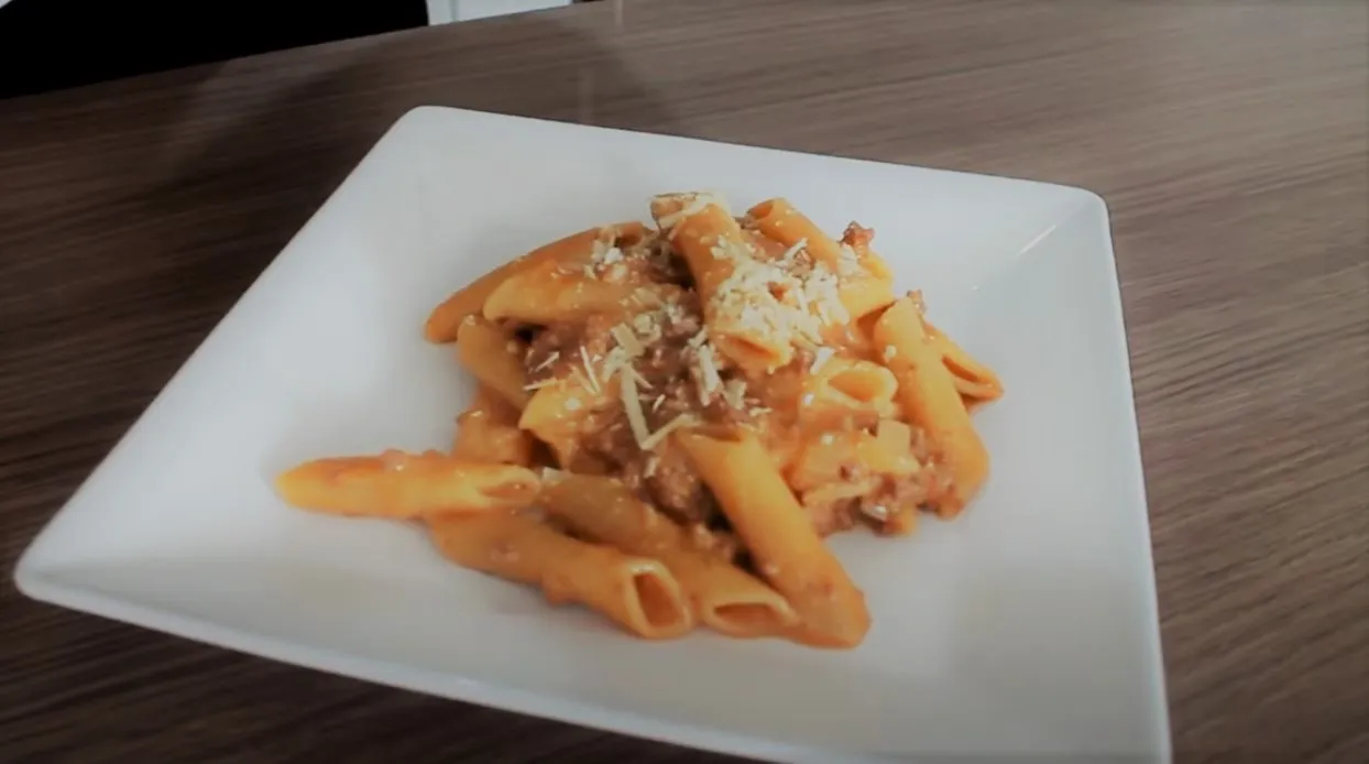 Pentola A Pressione Di Tagliatelle