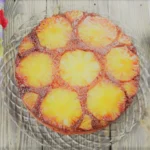 Torta all'ananas caramellato