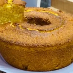 Torta di mais soffice con lattina per frullatore