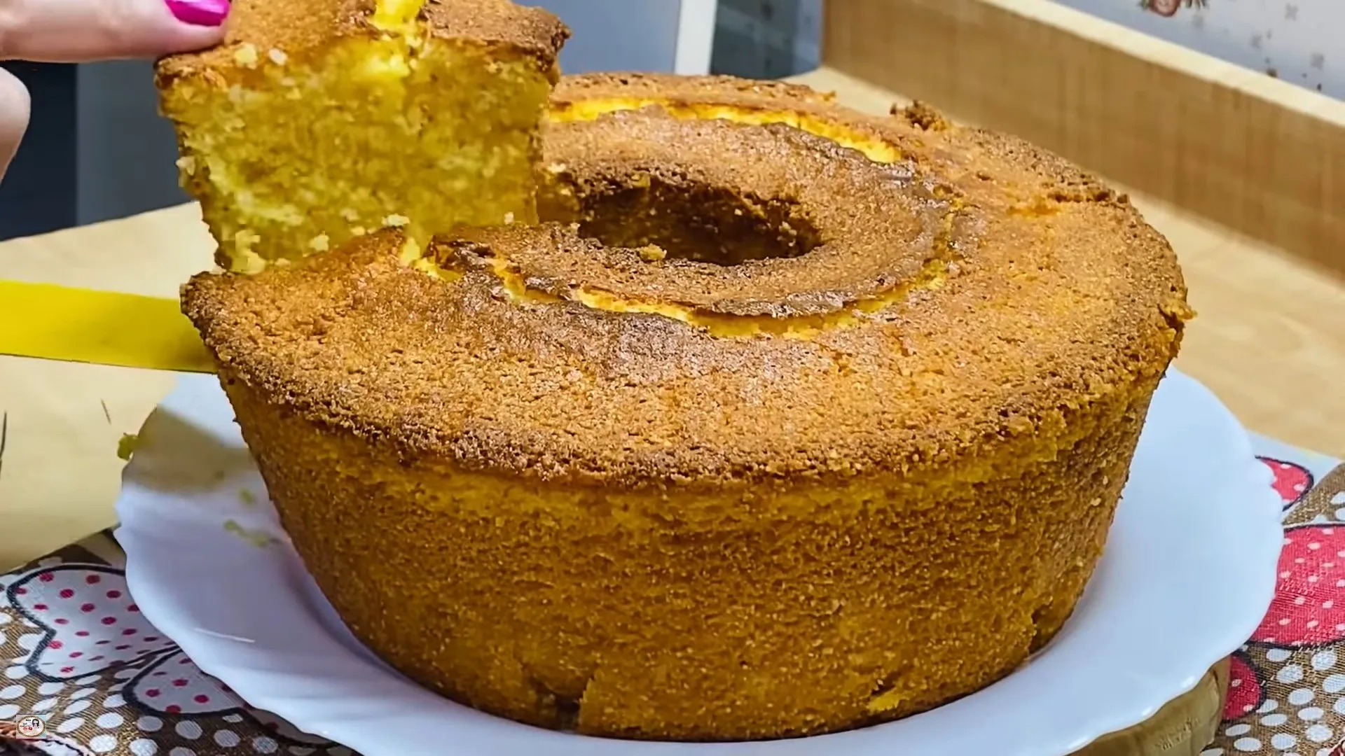 Torta di mais soffice con lattina per frullatore